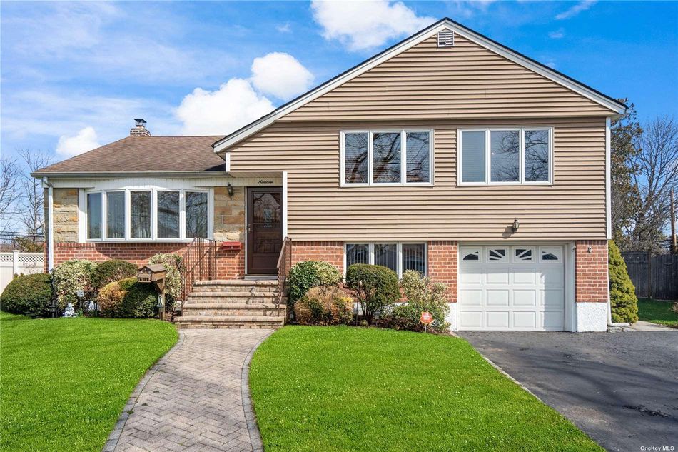 Image 1 of 26 for 19 Ava Drive in Long Island, Syosset, NY, 11791
