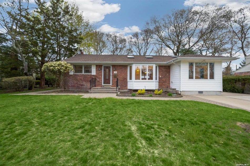 Image 1 of 31 for 19 Carldon Road in Long Island, Commack, NY, 11725