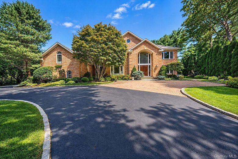 19 Cobblestone Court
