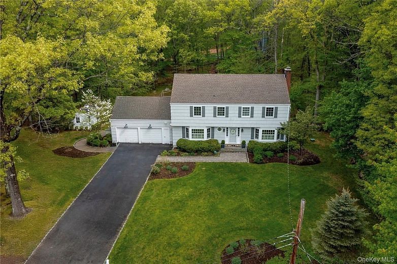 19 Deer Run Road