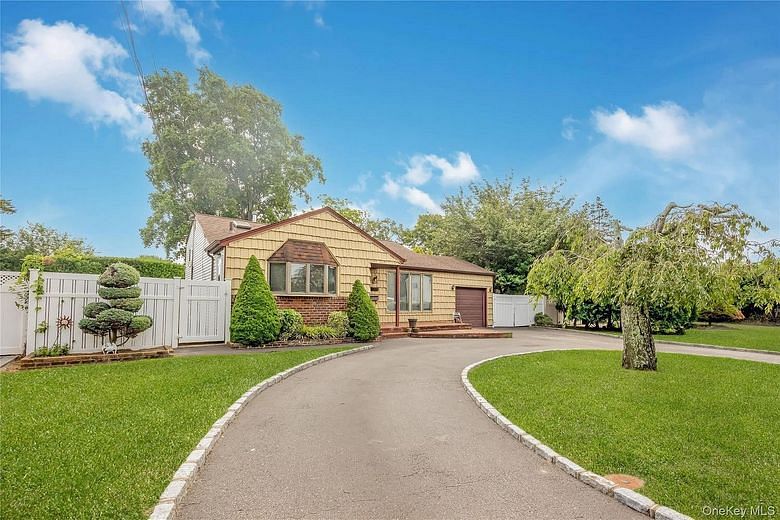 19 Glenda Drive