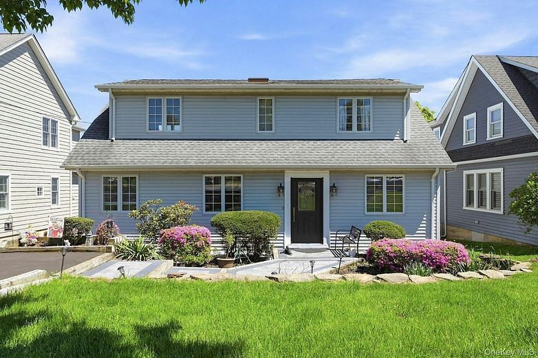 19 Hillside Avenue