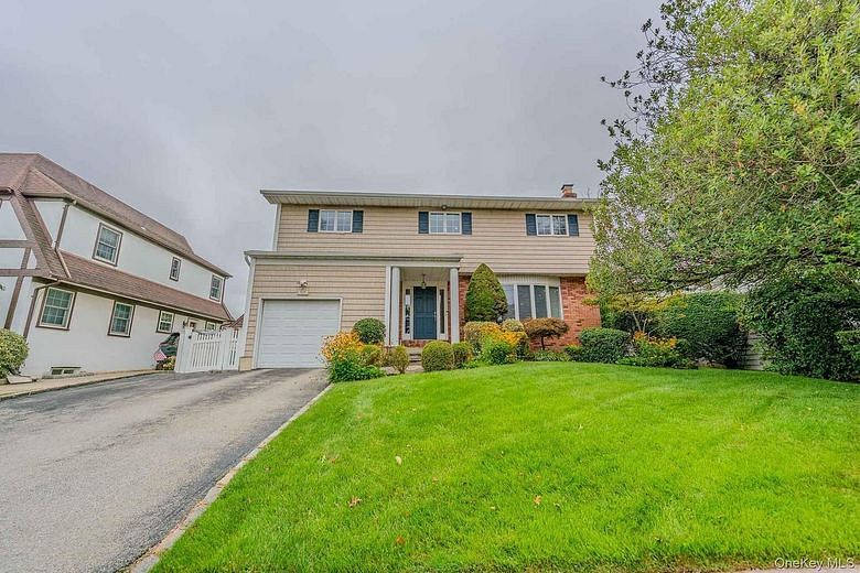 19 Howland Road