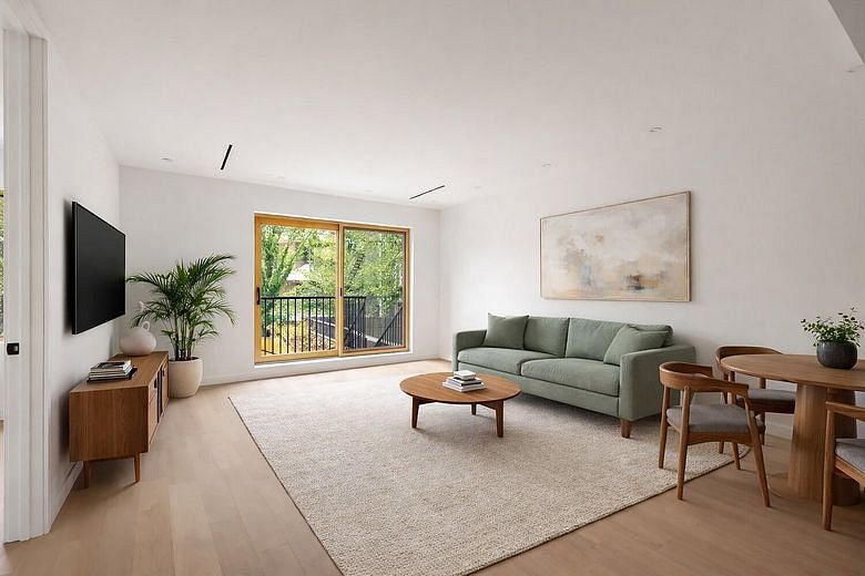 19 North Henry Street #2