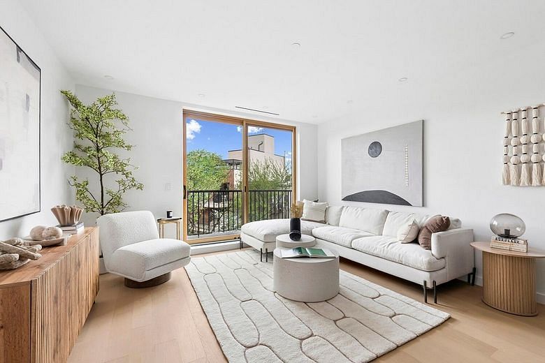 19 North Henry Street #4