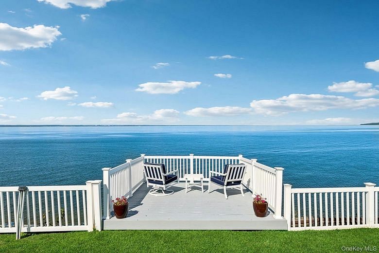 19 Oak Point Drive N