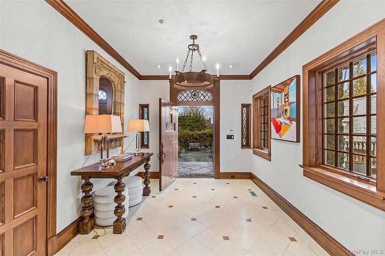 19 Park Drive S
