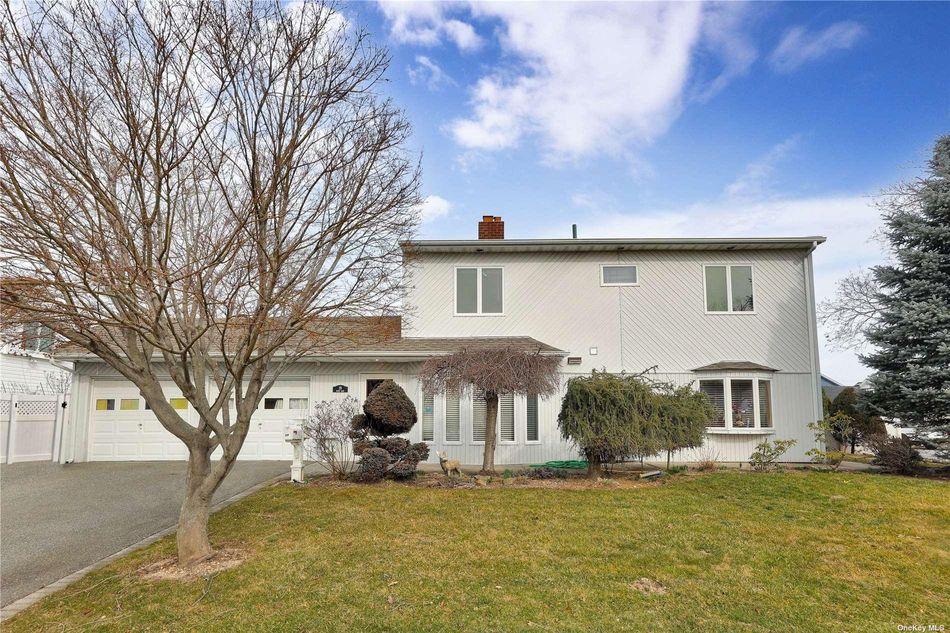 Image 1 of 31 for 19 Pride Lane in Long Island, Westbury, NY, 11590