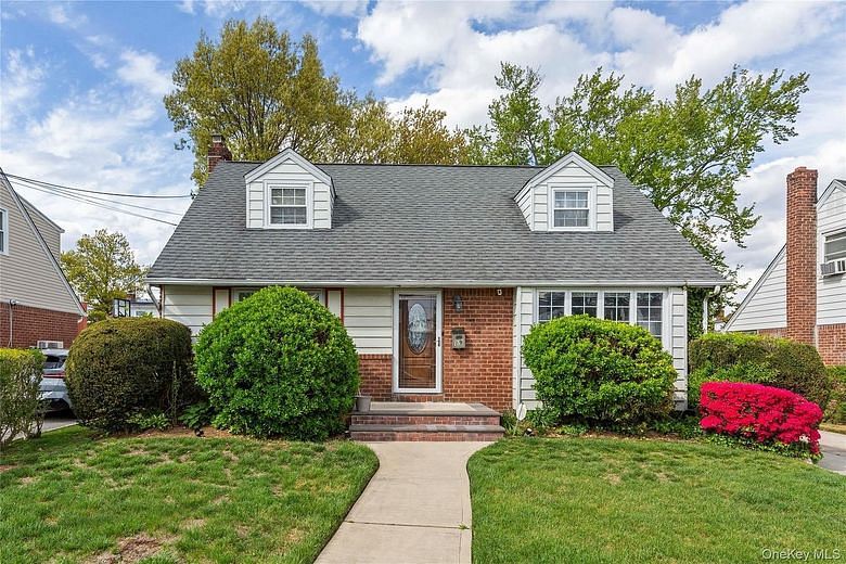 19 Sloan Drive S