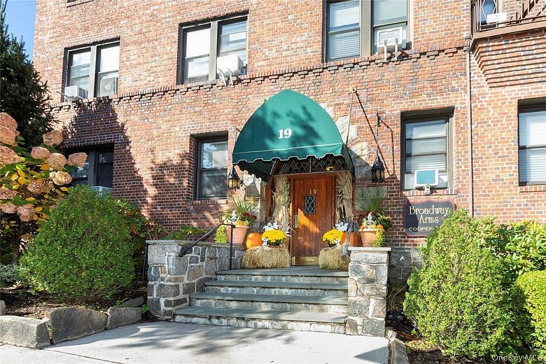 19 South Broadway #4A