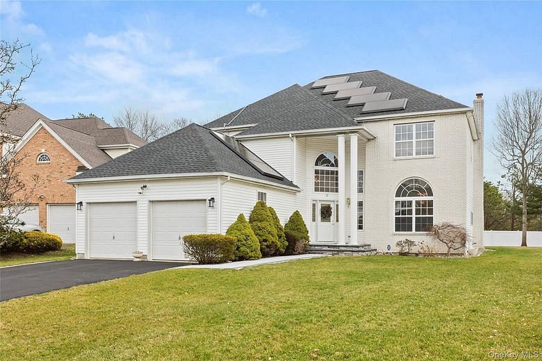 19 Trail Blazer Court