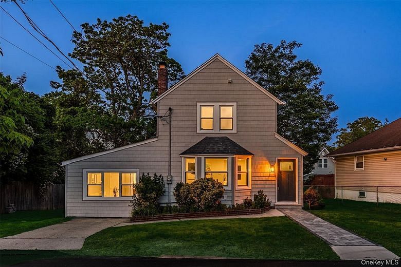 19 Westside Avenue