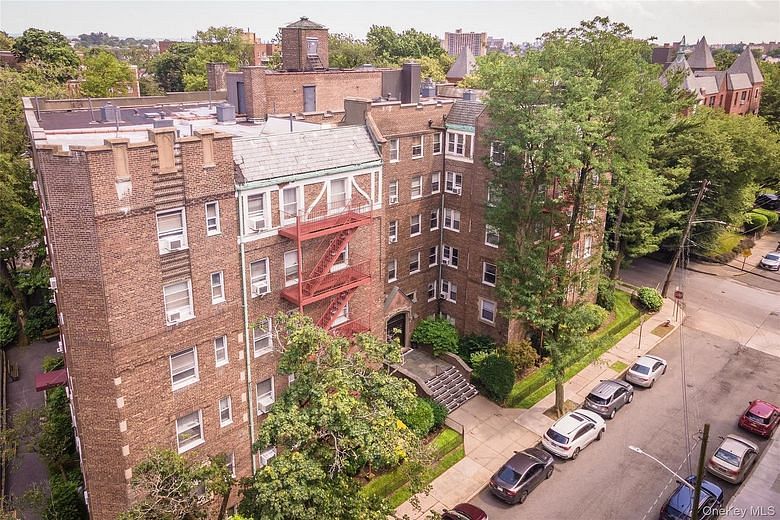 19 William Street #3G