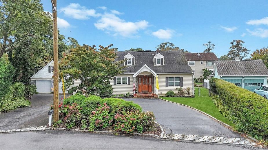 190 Connetquot Drive