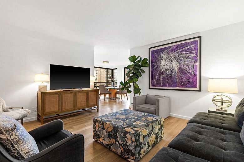 190 East 72nd Street #19B