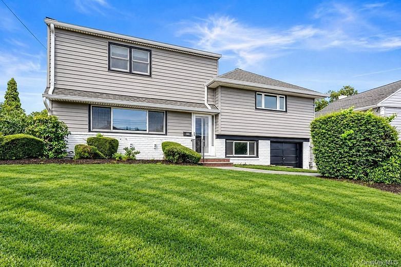 190 W Waukena Avenue