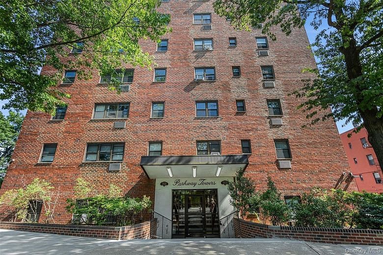 1910 Pelham Parkway South #5C