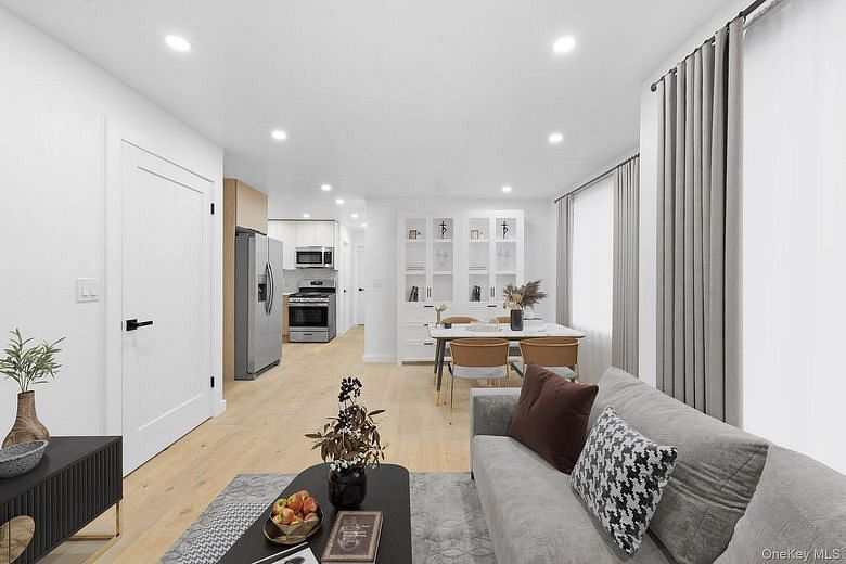 19124 Murdock Avenue