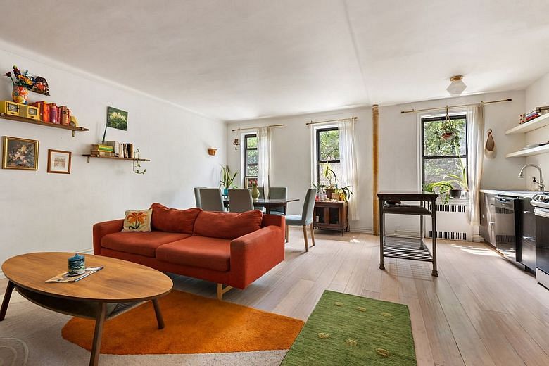 192 East 8th Street #1B