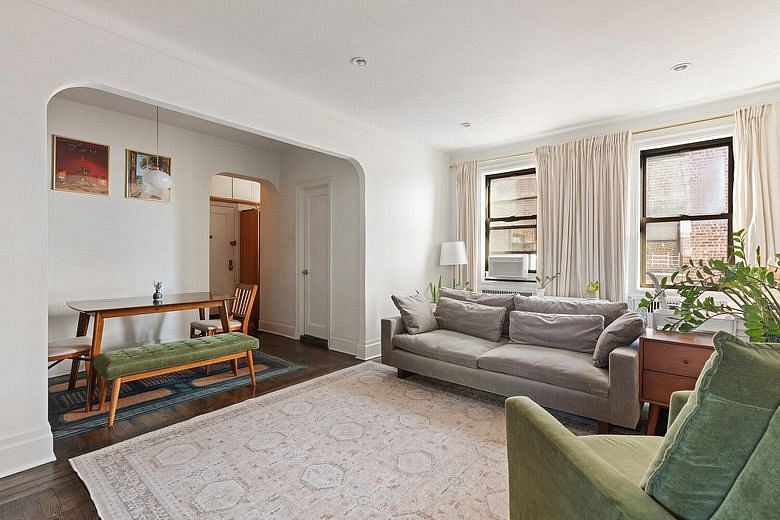 192 East 8th Street #5A