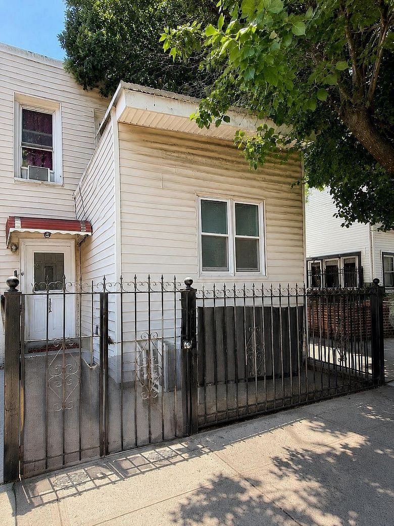 192A Buffalo Avenue