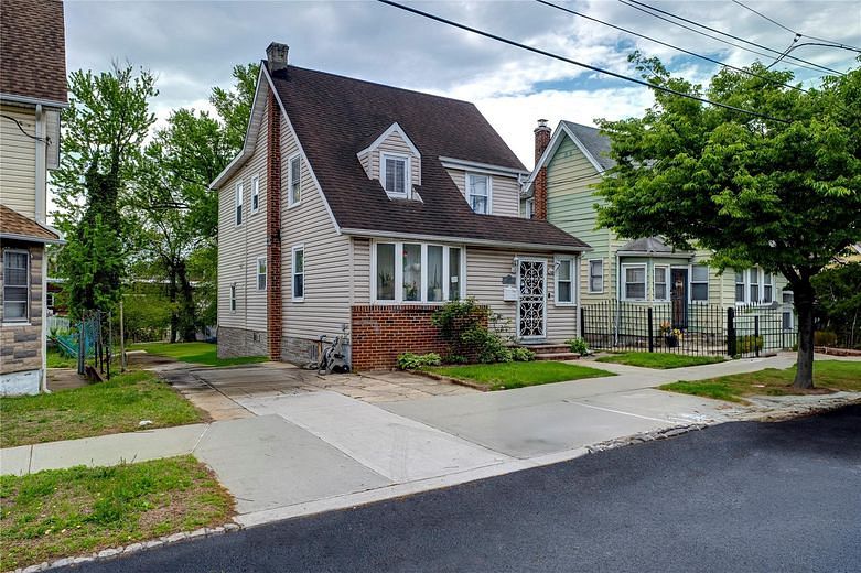 193-32 Williamson Avenue