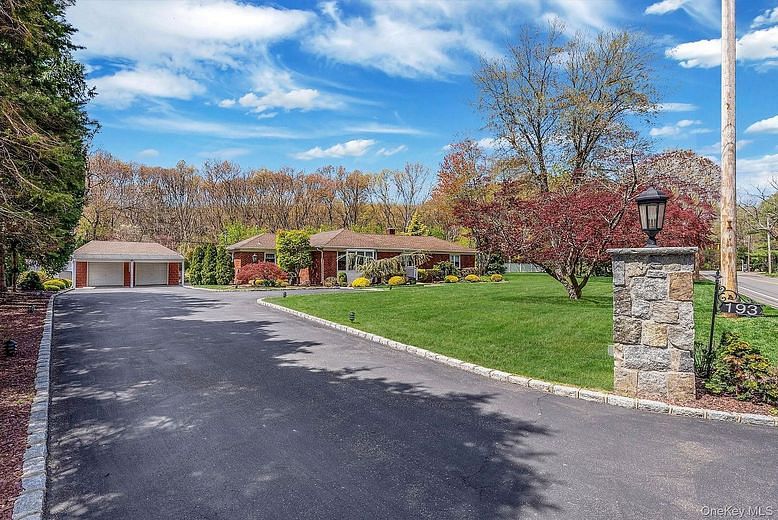 193 Dix Hills Road
