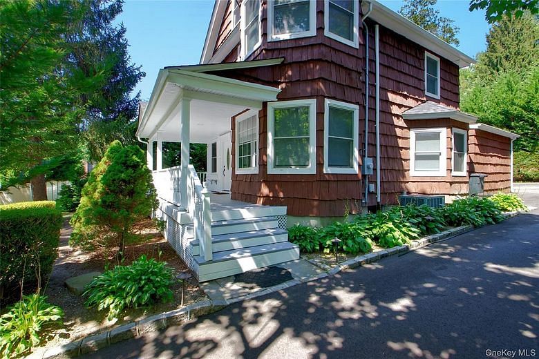 193 Woodbury Road