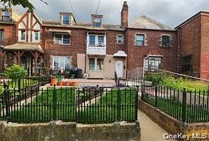 194-10 Hollis Avenue