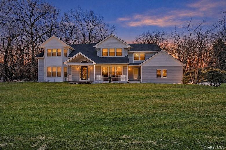 1944 Wading River Manor Road