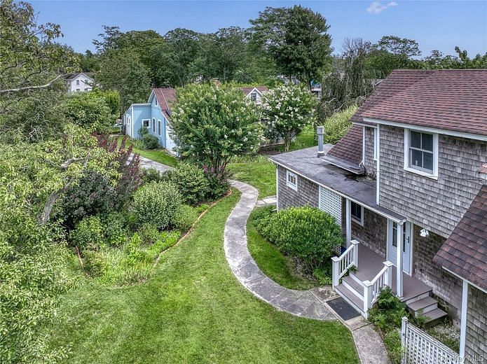 1945 Village Lane