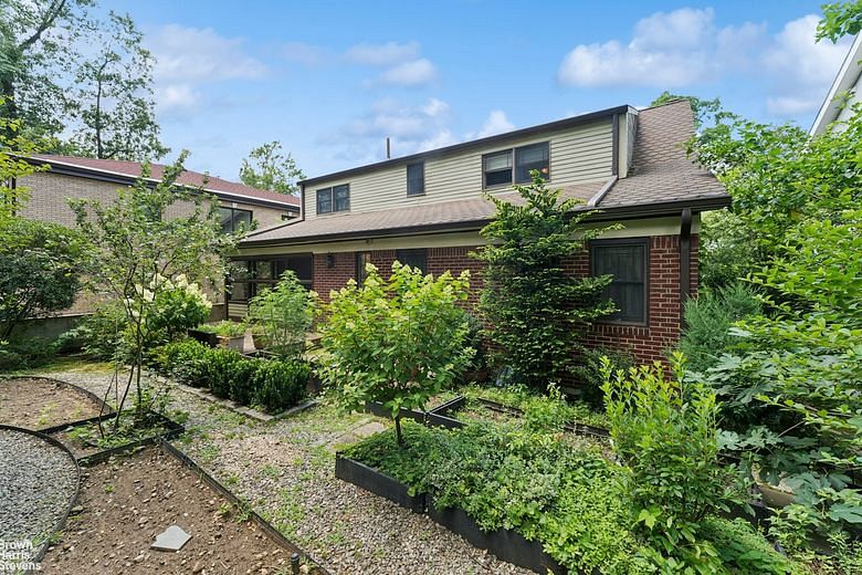 195-22 Mclaughlin Avenue