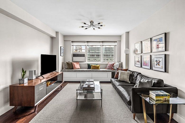 195 Adams street #10CD