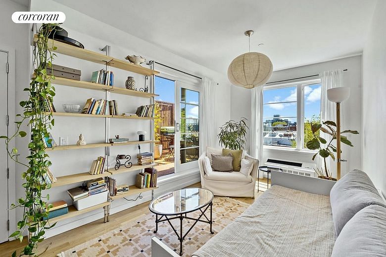 195 Hawthorne Street #5S