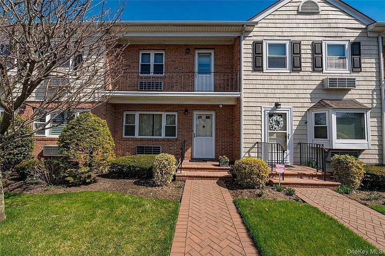 195 N Centre Avenue #25