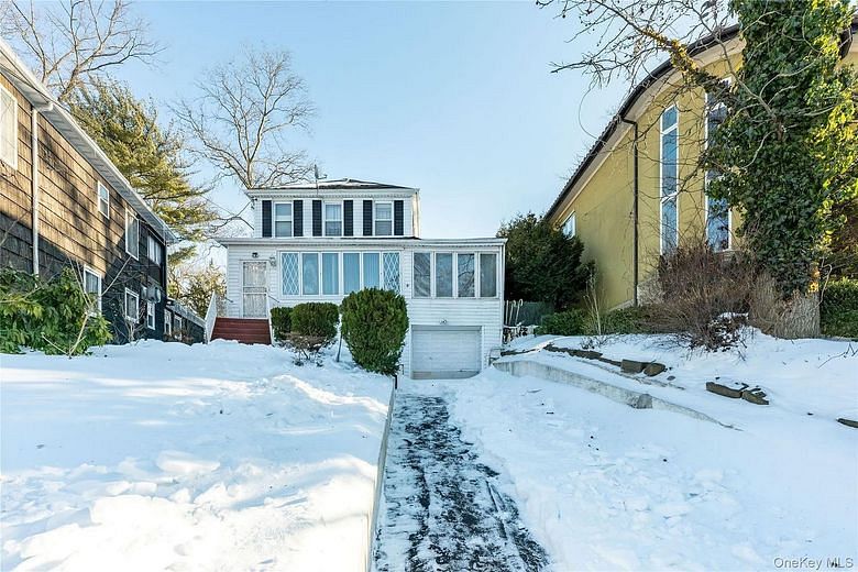 19512 McLaughlin Avenue