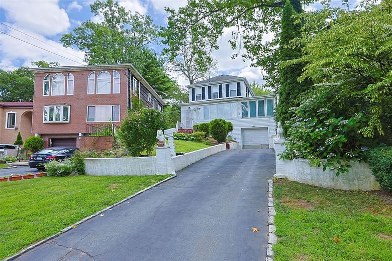 19512 McLaughlin Avenue