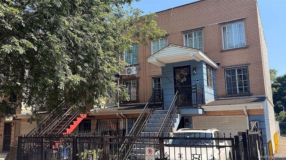 1954 Bergen Street