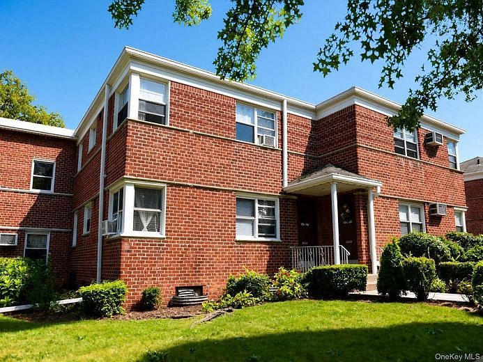 196-08 Pompeii Avenue #1B