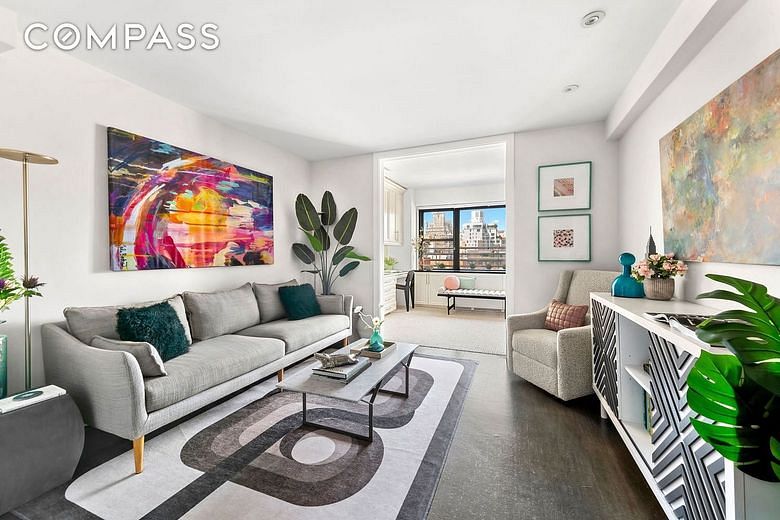 196 East 75th Street #16G