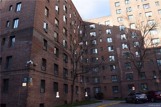 Image 1 of 11 for 1960 E Tremont Avenue #6H in Bronx, NY, 10462