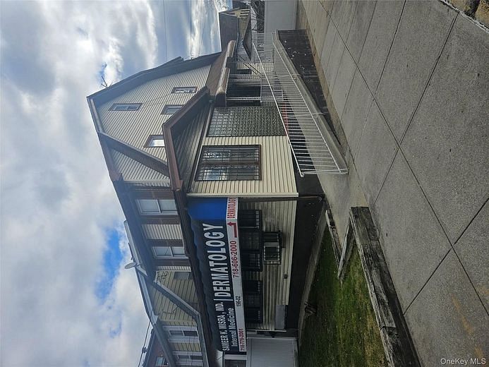 19602 Hillside Avenue