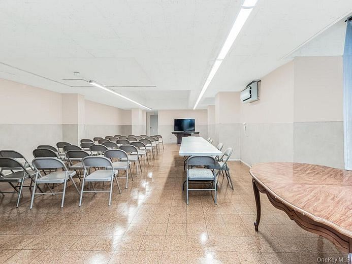 1966 Newbold Avenue #108