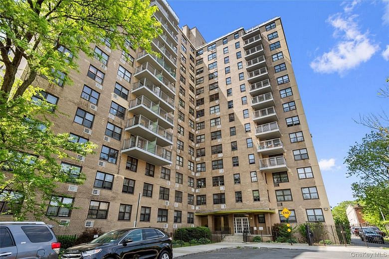 1966 Newbold Avenue #405