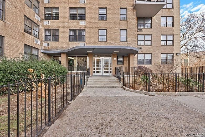 1966 Newbold Avenue #408