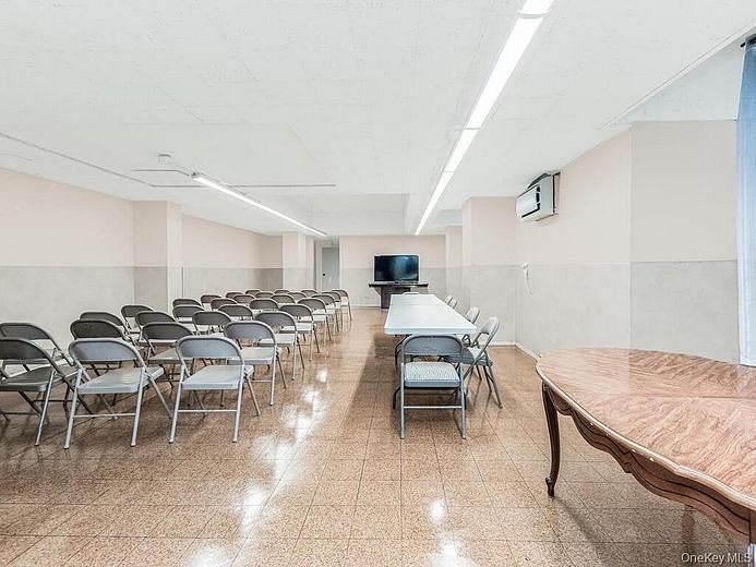 1966 Newbold Avenue #505