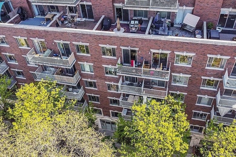 197 Spencer Street #8B