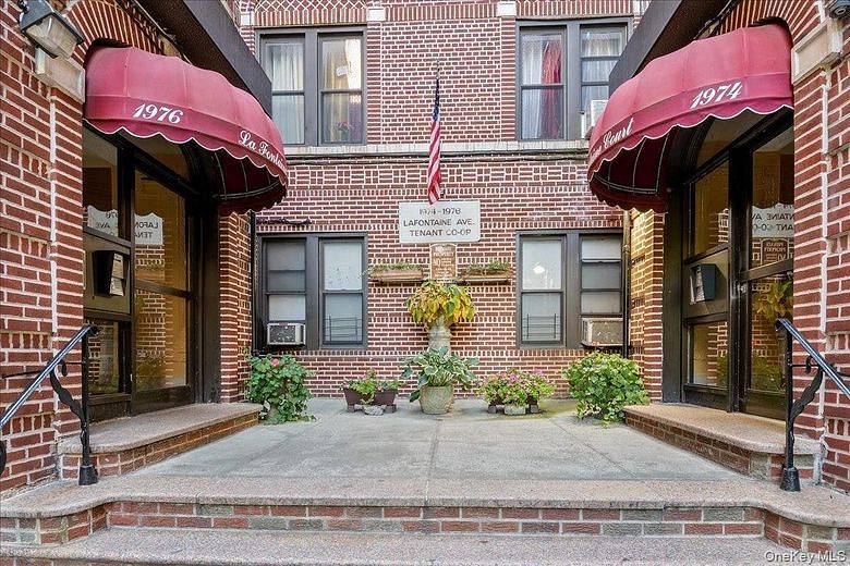 1974 Lafontaine Avenue #2E