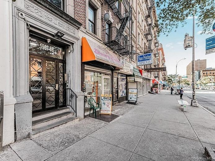 1989 Amsterdam AVE #31