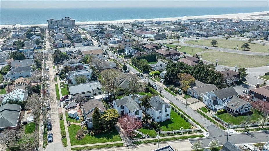 1989 Bay Boulevard